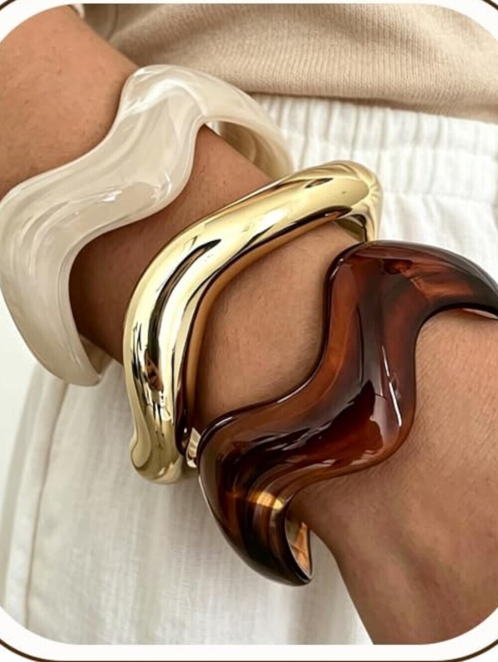 Sculpted Wave Resin Bangle Bracelet - Ivory, Gold & Amber